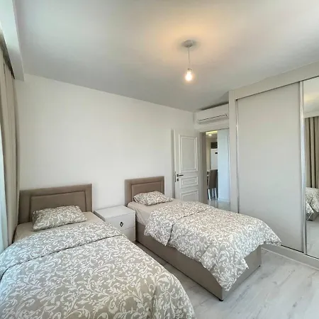 Luxury And Apartament Kirenia